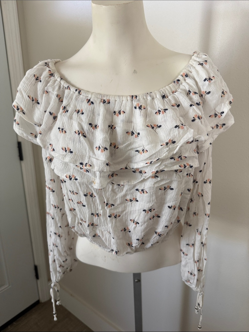 Abercrombie & Fitch White Floral Off-the-Shoulder Ruffle Top